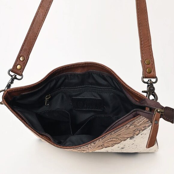 Beautiful Hand Tooled Concealed Carry Handbag - Picture 9 of 9